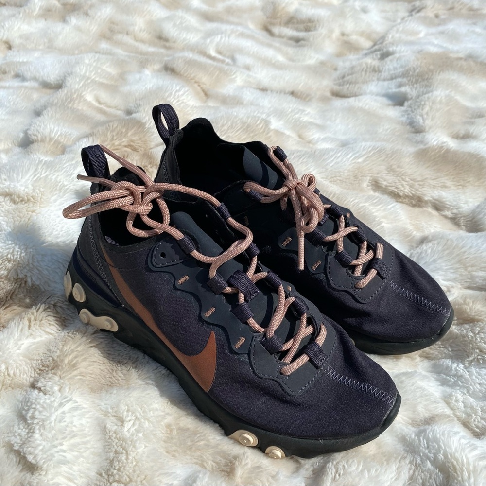 NIKE REACT ELEMENT 55 WONEN’S SIZE 6